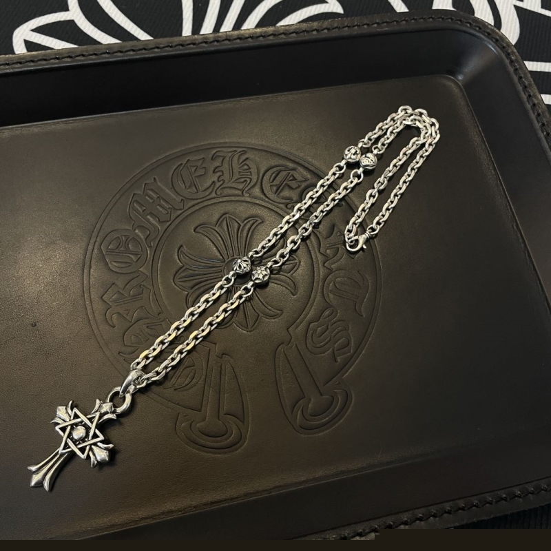 Ch**me He**ts necklaces